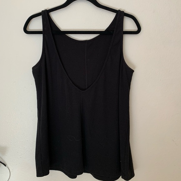 black ribbed tank top - Picture 2 of 3